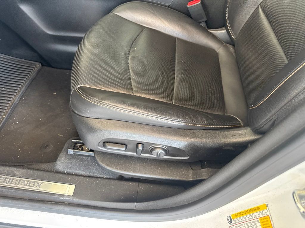 Used 2019 Chevrolet Equinox Premier FWD image 11