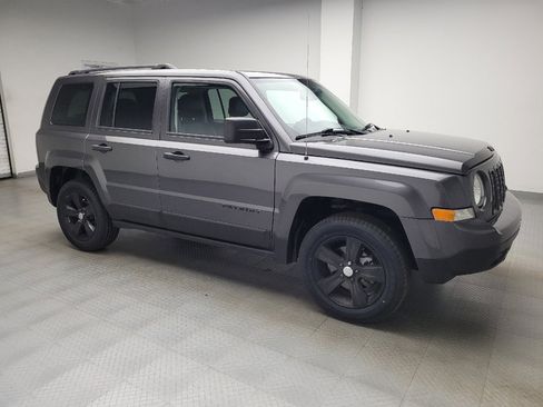 Used 2017 Jeep Patriot High Altitude AWD/4WD image 11