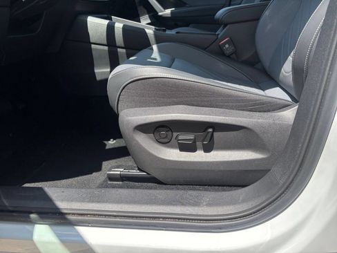 Used 2026 Volkswagen Tiguan SE AWD/4WD image 21