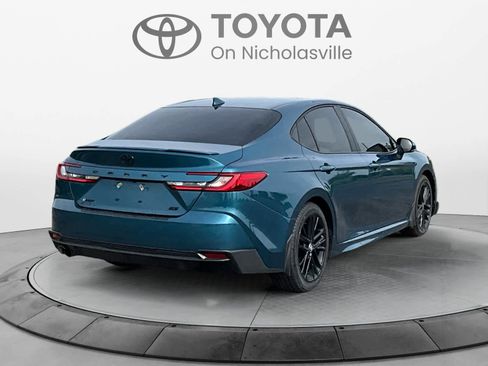 Used 2025 Toyota Camry SE w/ Convenience Package FWD image 6