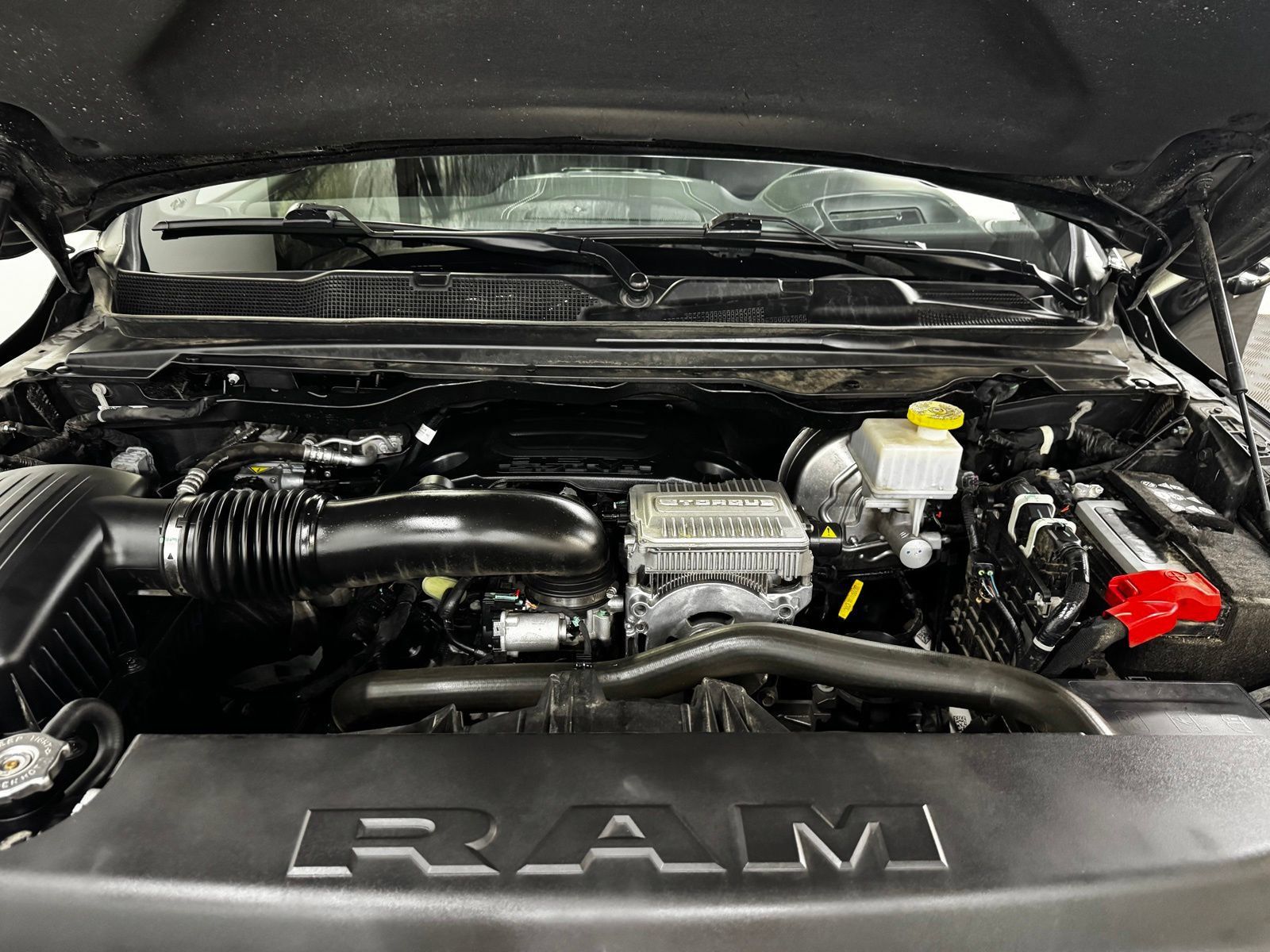 Used 2023 RAM 1500 Laramie AWD/4WD image 11
