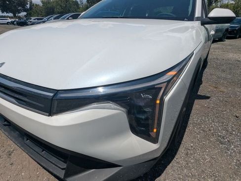 New 2026 Kia K4 FWD image 10