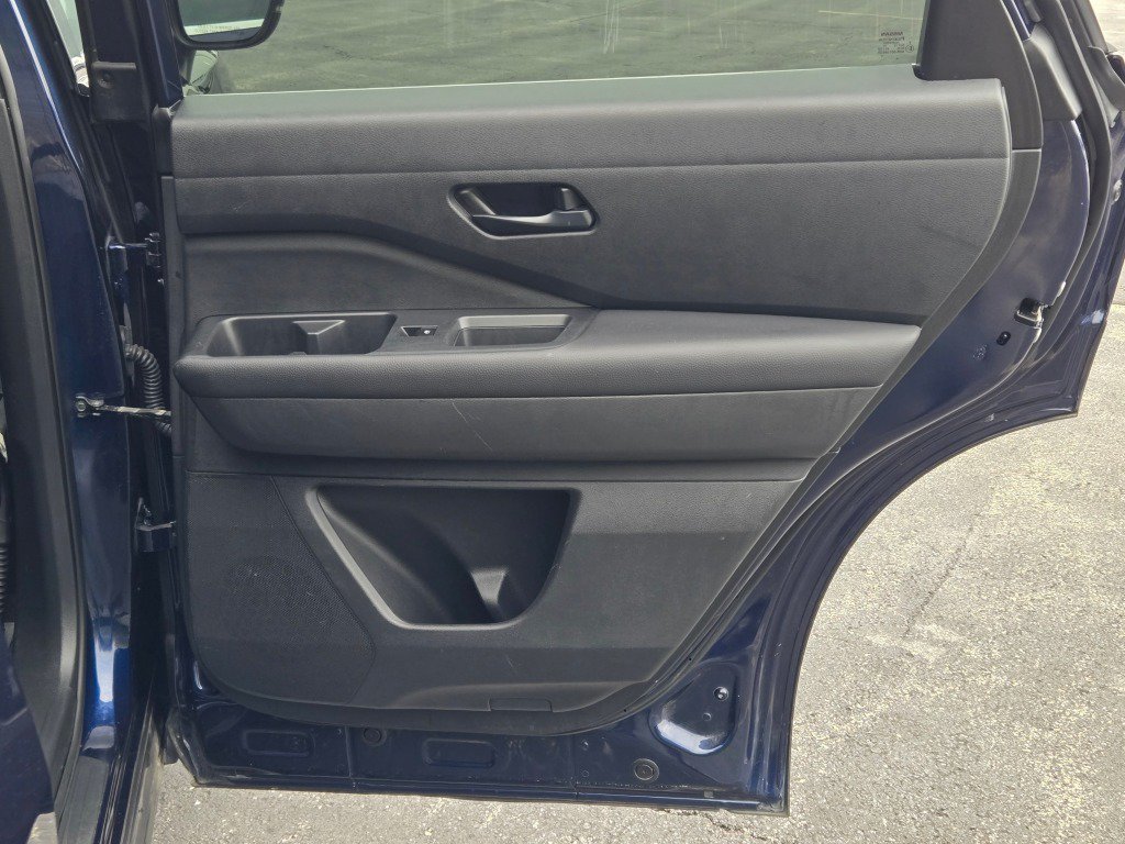 Used 2025 Nissan Pathfinder SV FWD image 10