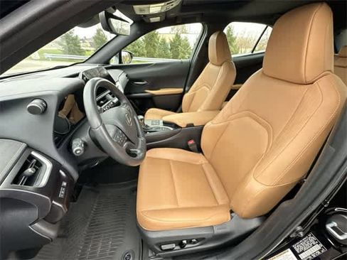 Used 2023 Lexus UX 250h AWD w/ Premium Package image 17