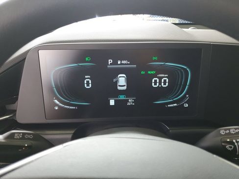 Used 2026 Kia Niro LX FWD image 27