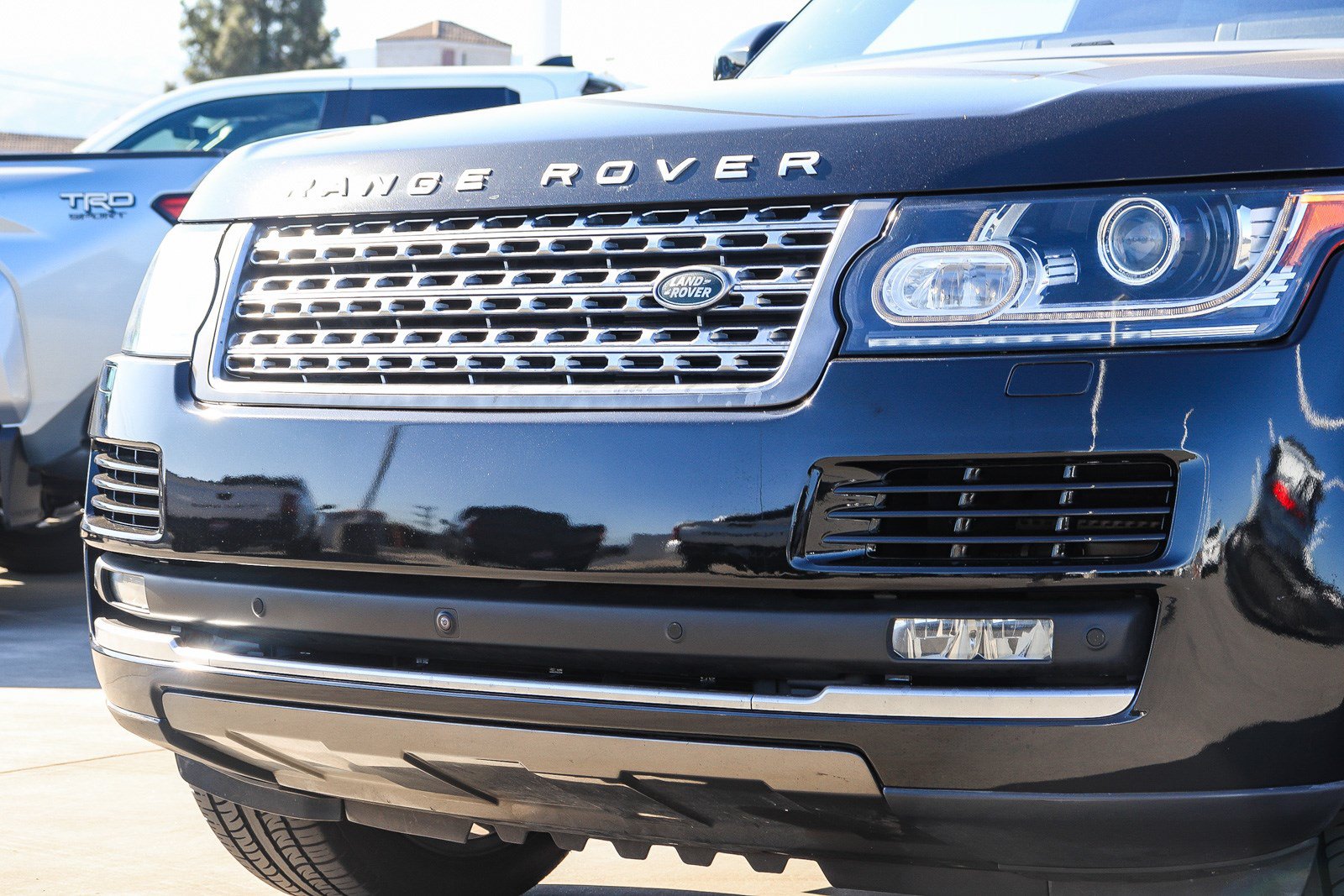 Used 2017 Land Rover Range Rover HSE AWD/4WD image 9