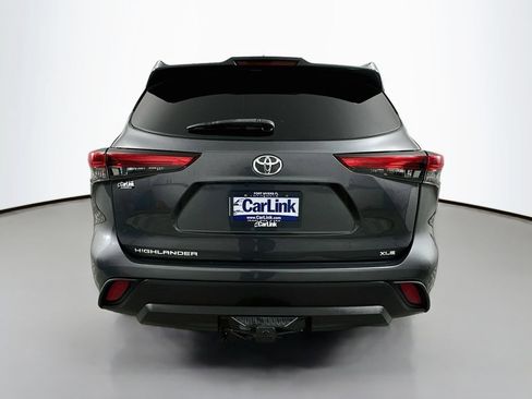 Used 2021 Toyota Highlander XLE FWD image 7