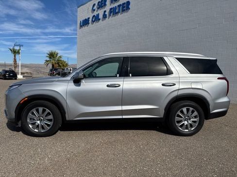 Used 2025 Hyundai Palisade SEL FWD image 2