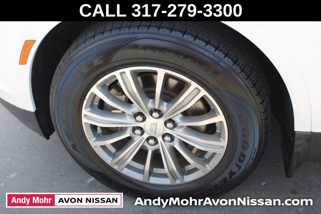 Used 2018 Cadillac XT5 Luxury w/ Driver Awareness Package AWD/4WD image 12