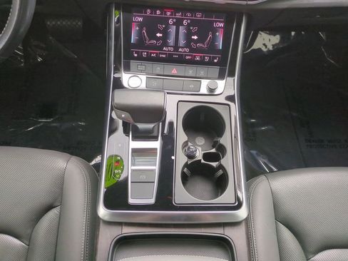 Used 2019 Audi Q8 Premium Plus w/ Premium Plus image 19