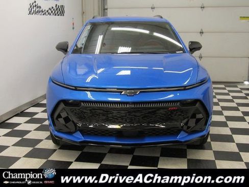 Certified 2025 Chevrolet Equinox EV RS image 2