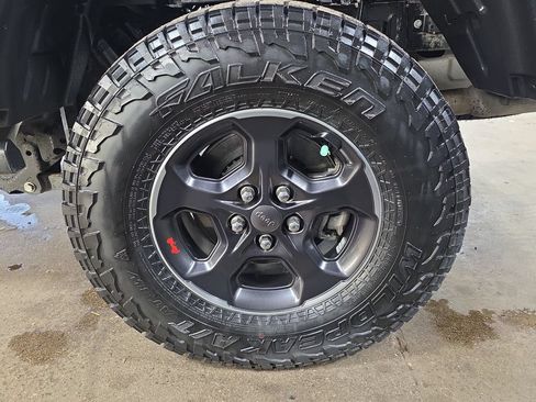 Used 2023 Jeep Gladiator Rubicon w/ Trailer Tow Package AWD/4WD image 32