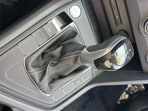 Used 2022 Volkswagen Taos SE image 27