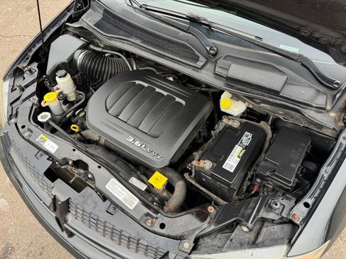 Used 2014 Dodge Grand Caravan SE image 24