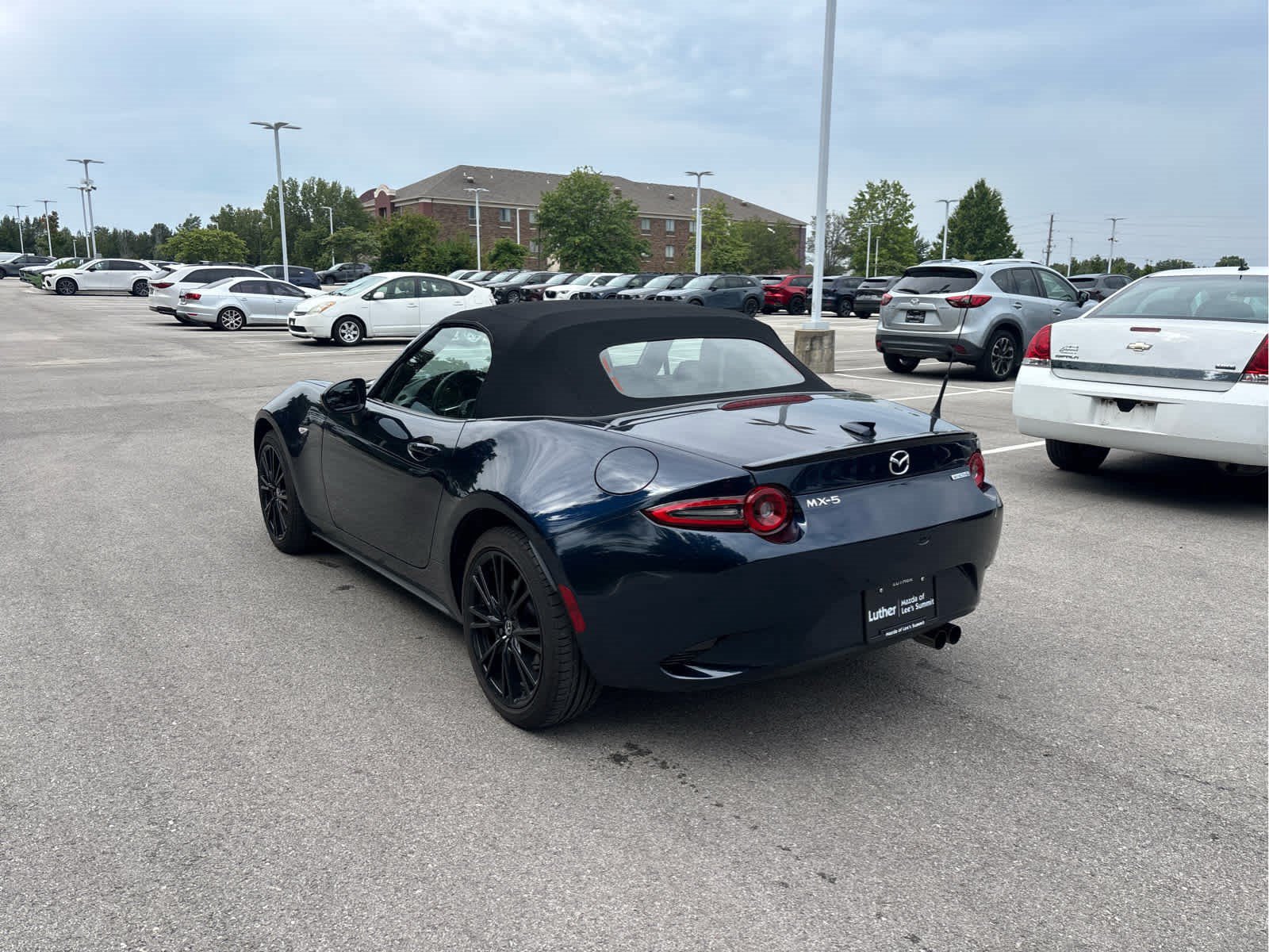 Used 2024 MAZDA MX-5 Miata Club w/ Weather Package RWD image 3