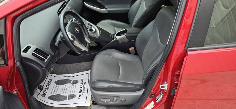 Used 2014 Toyota Prius Four FWD image 15