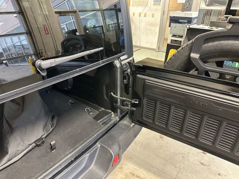 Used 2022 Jeep Wrangler Unlimited Sahara 4xe image 16