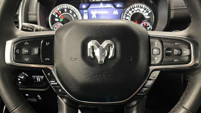 Used 2025 RAM 1500 Laramie w/ Sport Appearance Package AWD/4WD image 15