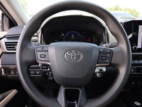Used 2025 Toyota Camry LE FWD image 10