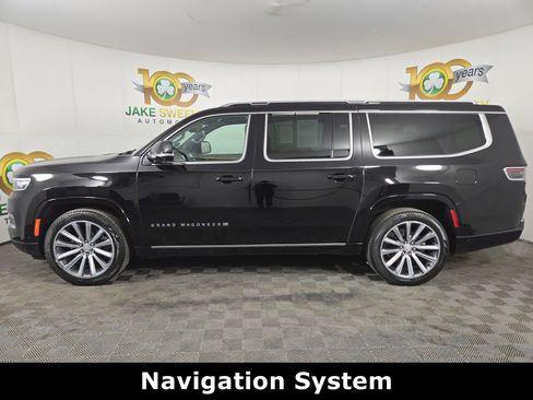 Used 2023 Jeep Grand Wagoneer L Series II w/ Premium Group II image 6
