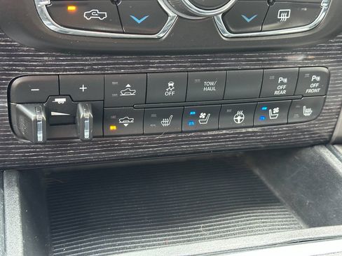 Used 2014 RAM 1500 Limited AWD/4WD image 52