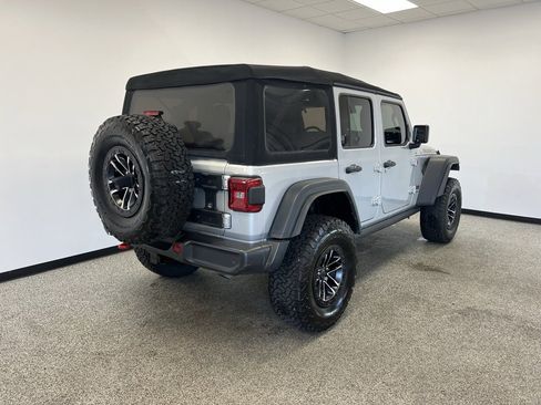 Used 2024 Jeep Wrangler Unlimited Rubicon w/ XTREMEE 35" Tire Package image 19