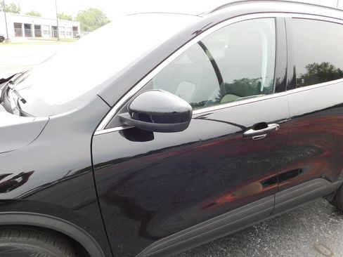 Used 2022 Ford Escape Titanium w/ Titanium Elite Package AWD/4WD image 11