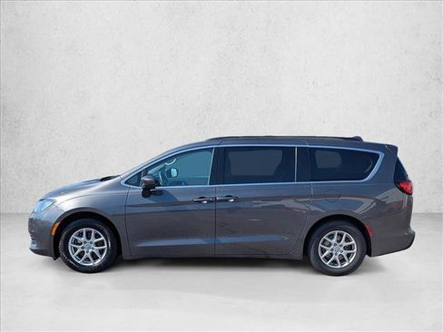 Used 2017 Chrysler Pacifica LX FWD image 8