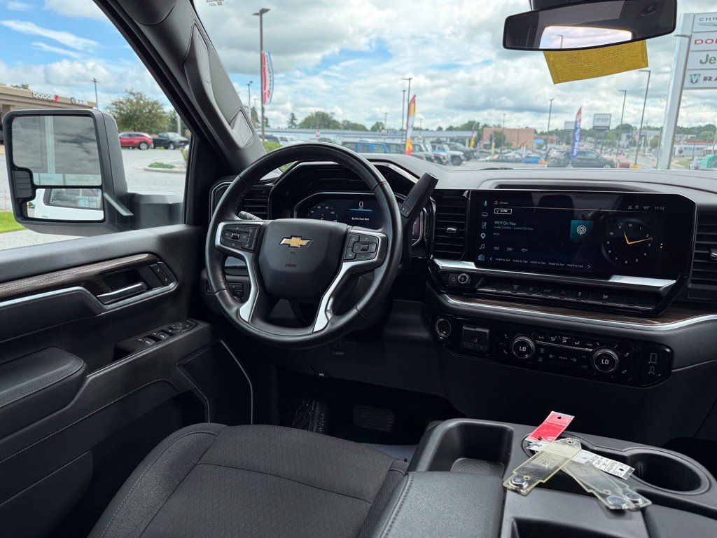 Used 2025 Chevrolet Silverado 2500 LT w/ Convenience Package AWD/4WD image 31