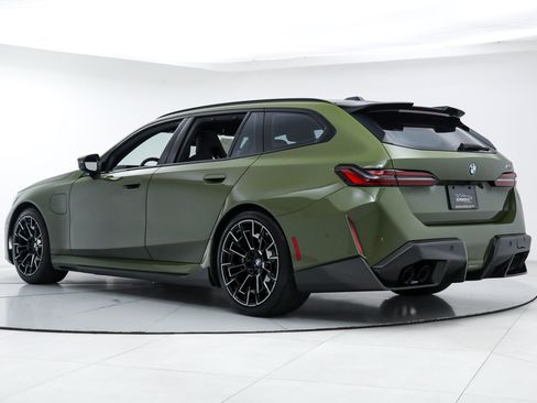 Used 2026 BMW M5 Touring w/ M Driver's Package AWD/4WD image 3