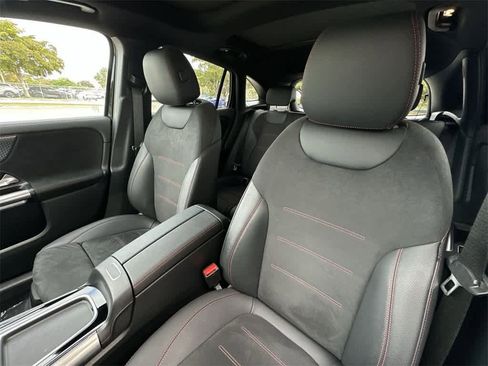 Used 2024 Mercedes-Benz GLA 250 4MATIC image 14