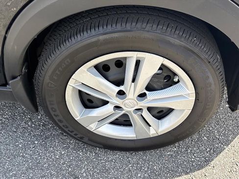 Used 2025 Nissan Kicks Play S image 8