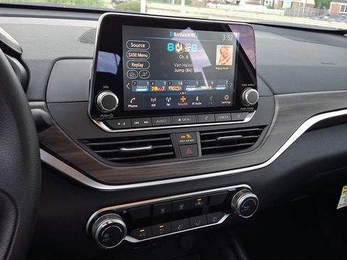 New 2026 Nissan Altima 2.5 SV AWD/4WD image 12