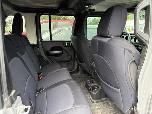 Used 2018 Jeep Wrangler Unlimited Sport AWD/4WD image 10