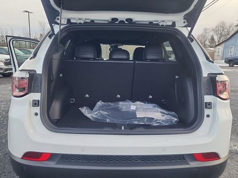 New 2026 Jeep Compass Limited w/ Sun, Sound & Navigation Group image 15