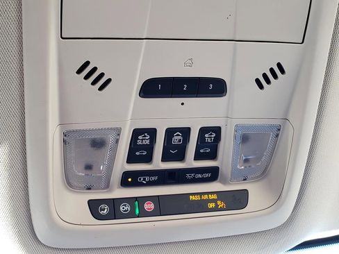 Used 2023 Buick Enclave Avenir w/ Avenir Technology Package image 30