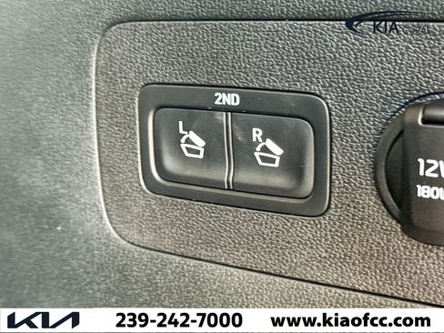 Used 2022 Kia Sorento S image 12