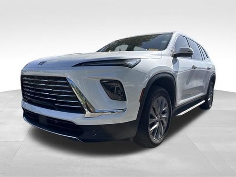 Used 2025 Buick Enclave Preferred w/ Power Package FWD image 1