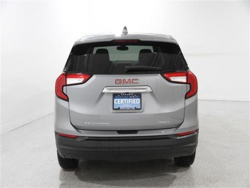 Used 2024 GMC Terrain SLE image 19