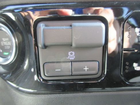 New 2026 GMC Sierra 2500 SLE w/ SLE Value Package; image 19