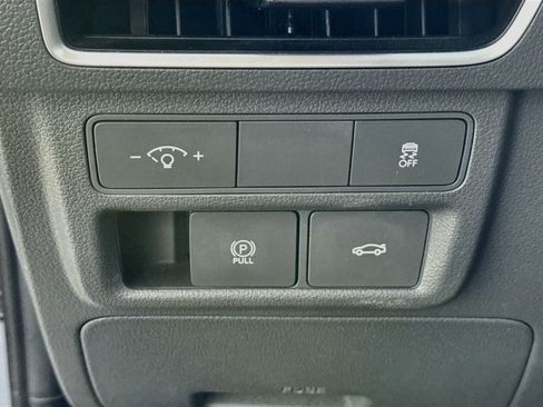 Used 2025 Hyundai Sonata SEL FWD image 12