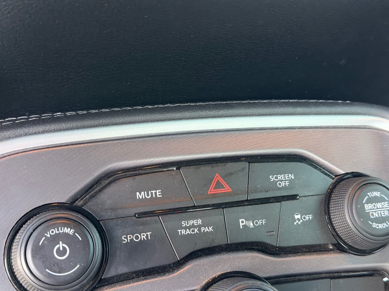 Used 2020 Dodge Challenger R/T w/ Driver Convenience Group RWD image 13