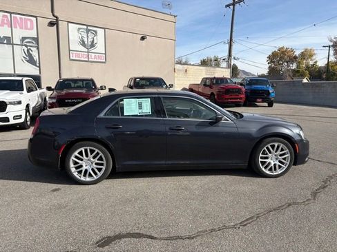 Used 2016 Chrysler 300 Limited image 6