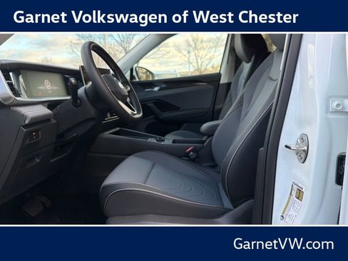New 2025 Volkswagen Tiguan SE AWD/4WD image 9