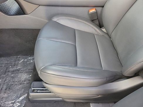 Used 2025 Lincoln Aviator 2WD image 17