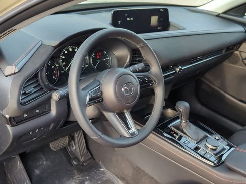 New 2025 MAZDA CX-30 Carbon image 2