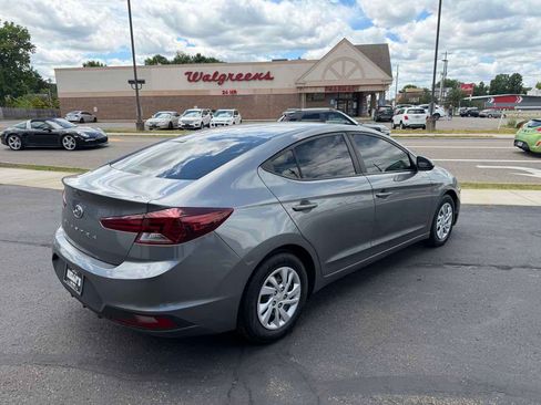 Used 2019 Hyundai Elantra SE w/ Cargo Package FWD image 5