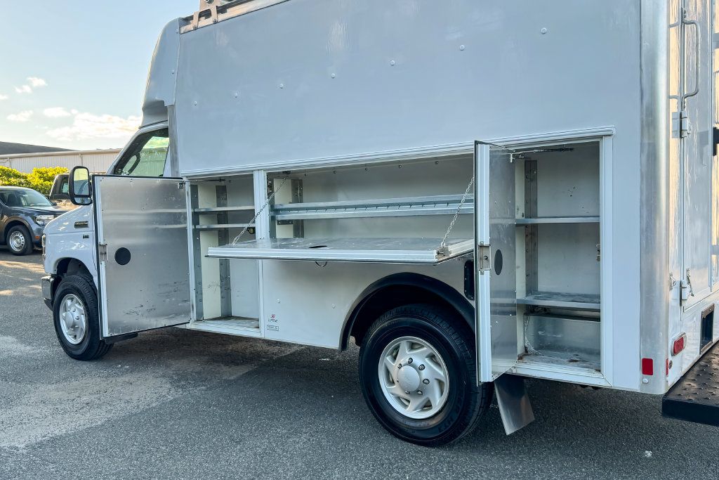 Certified 2017 Ford E-350 and Econoline 350 Super Duty w/ Power Windows & Locks Group RWD image 21