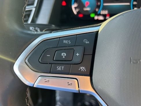 Used 2024 Volkswagen Atlas Cross Sport SE image 46