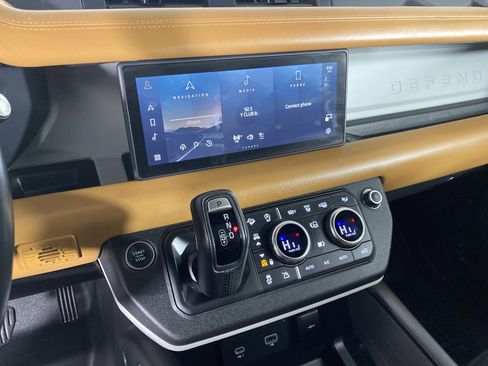 Used 2023 Land Rover Defender 90 X-Dynamic SE image 44